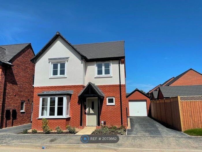 4 Bedroom Detached House To Rent In Bullrush Meadow, Standish, Wigan, WN6