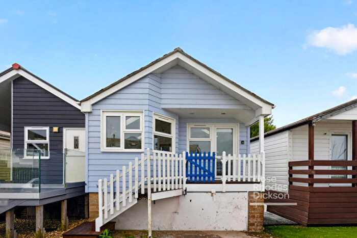 3 Bedroom Detached House For Sale In Marsh Road, Cowes, Isle Of Wight, PO31