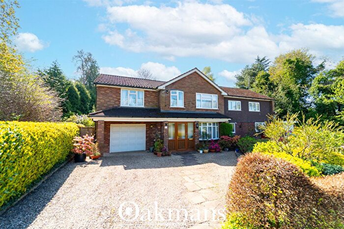 4 Bedroom Semi Detached House For Sale In Leasowes Lane, Halesowen, West Midlands, B62