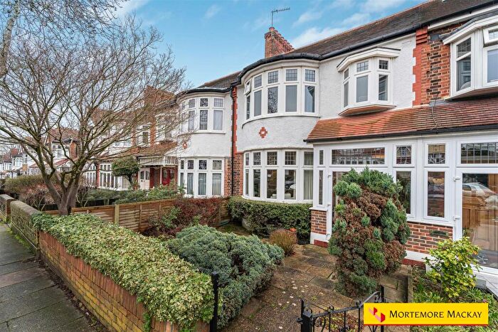 3 Bedroom Terraced House For Sale In Cheyne Walk, London, N21