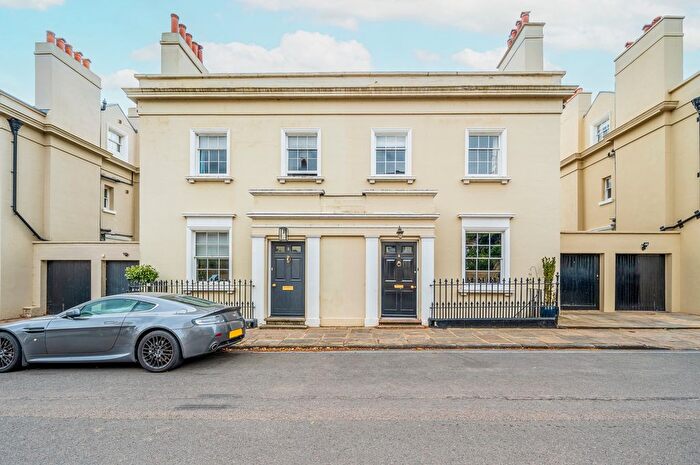 4 Bedroom Semi-Detached House For Sale In Park Terrace, The Park, NG1