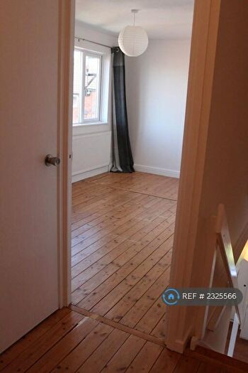 1 Bedroom End Of Terrace House To Rent In Bramber Court, Slough, SL1