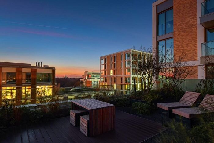 2 Bedroom Flat To Rent In Prince Of Wales Drive, London, SW11