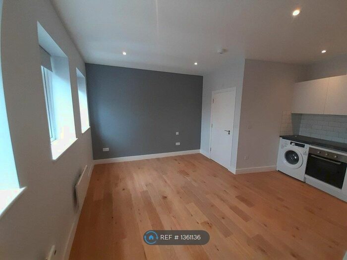 Studio To Rent In Down Place, London, W6