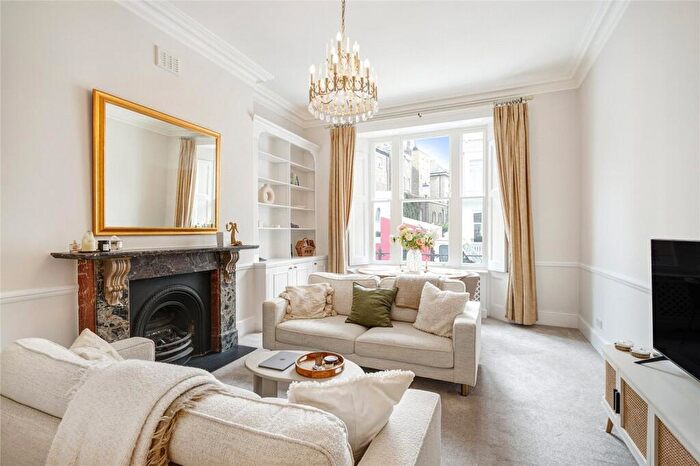 2 Bedroom Apartment To Rent In Harcourt Terrace, Chelsea, London, SW10