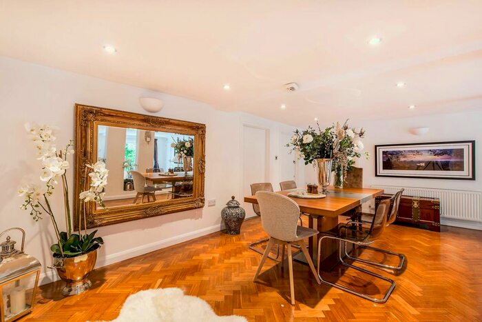 2 Bedroom Flat To Rent In Sheen Road, Richmond Hill, Richmond, TW9