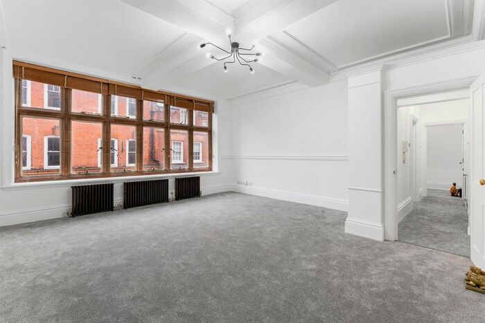 2 Bedroom Flat To Rent In Maidenhead Street, Hertford, SG14