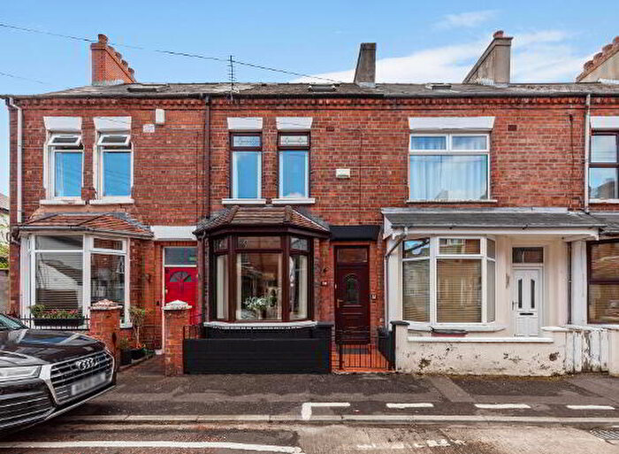 4 Bedroom Mid Terraced House For Sale In Lichfield Avenue, Belfast, BT5