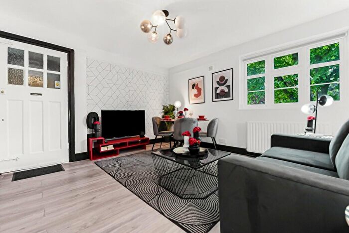 2 Bedroom Serviced Apartments To Rent In Addison Way, London, NW11