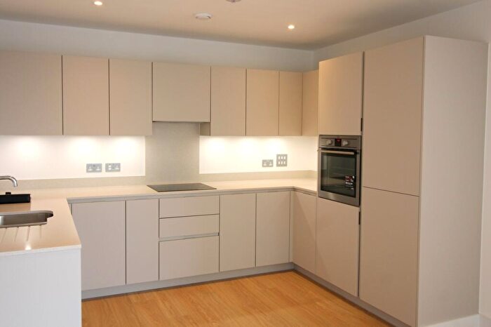 2 Bedroom Flat To Rent In Rainier Apartments, Cherry Orchard Road, Croydon, CR0