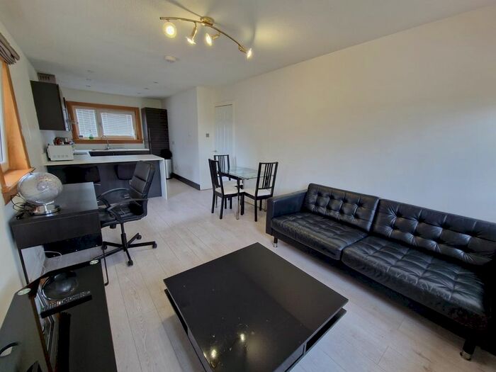 2 Bedroom Flat To Rent In Canal Street, Second Floor Left, Aberdeen, AB24