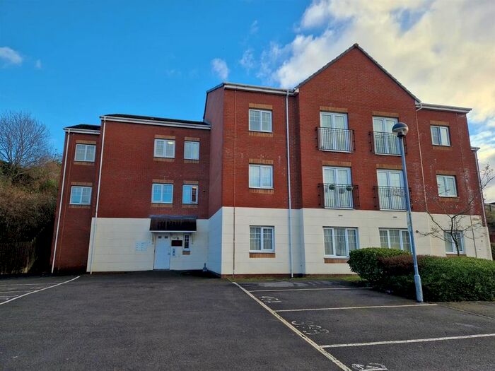 2 Bedroom Flat To Rent In Edith Mills Close, Neath, SA11