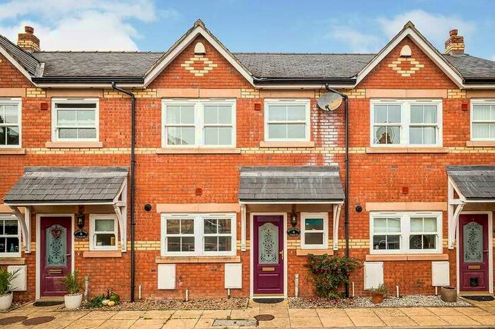 3 Bedroom Property To Rent In Queens Road, Oswestry, SY11