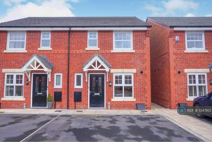 3 Bedroom Semi-Detached House To Rent In Cotton Meadows, Bolton, BL1