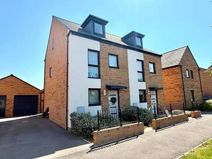 3 Bedroom Semi-Detached House To Rent In Clark Drive, Yate, Bristol, BS37