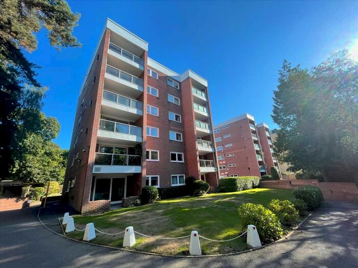 2 Bedroom Flat To Rent In Lindsay Road, Branksome Park, Poole, BH13