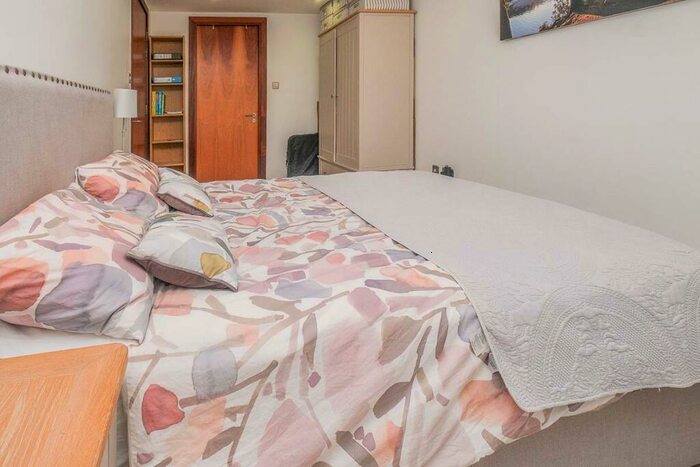 2 Bedroom Apartment To Rent In St. Pauls Square, Liverpool, Merseyside, L3