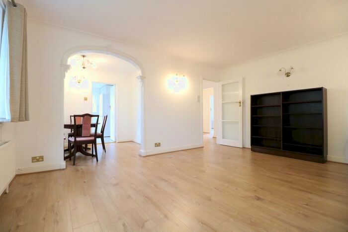 2 Bedroom Flat To Rent In Chatsworth Rd, Hanger Lane, London, W5