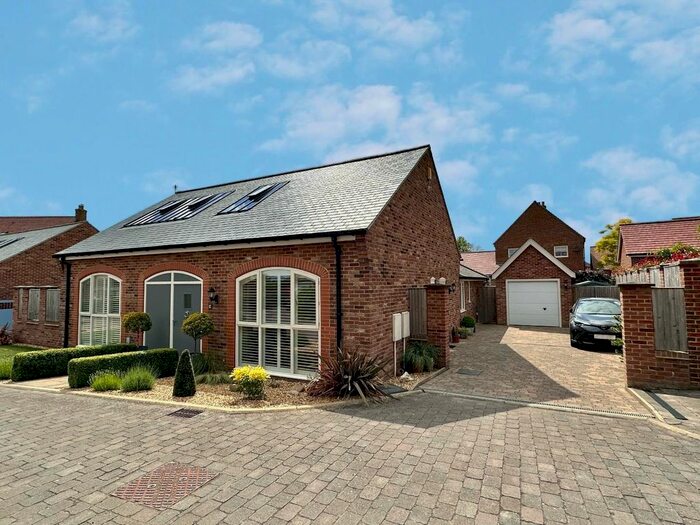 3 Bedroom Detached Bungalow For Sale In Craykefields, Easingwold, York, YO61
