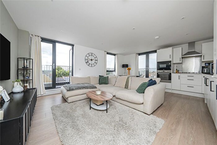 1 Bedroom Flat For Sale In Phoenix House, - Merton Road, London, SW19