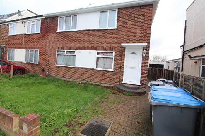 2 Bedroom Flat To Rent In Ferndale Road, Enfield, EN3