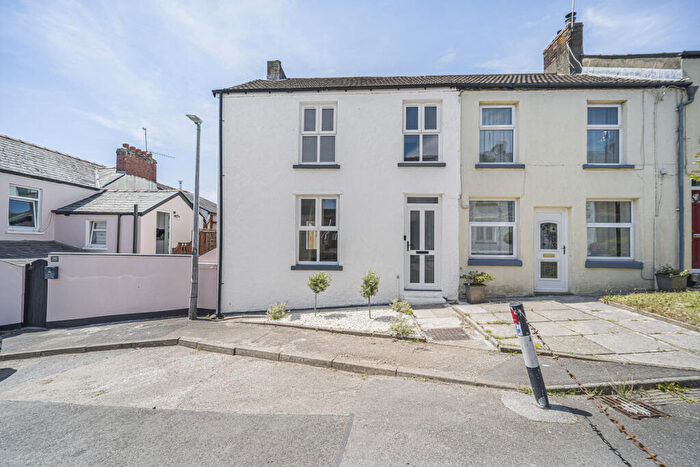 4 Bedroom End Of Terrace House For Sale In Tredegar Street, Newport, NP10