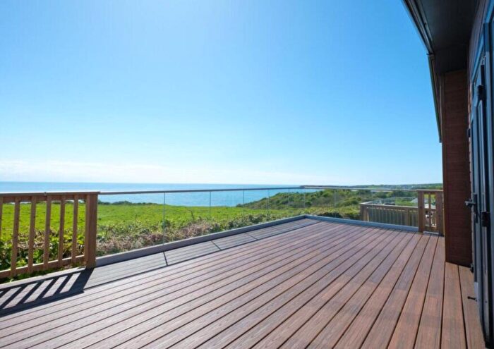 3 Bedroom Lodge For Sale In Oxwich, Swansea, SA3