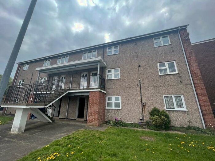 2 Bedroom Flat To Rent In Commercial Road, Grantham, NG31