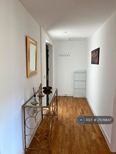 2 Bedroom Flat To Rent In Shrubhill Walk, Edinburgh, EH7