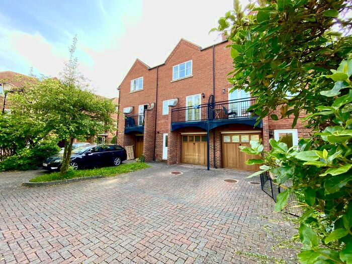 3 Bedroom House To Rent In Neave Mews, Abingdon, OX14