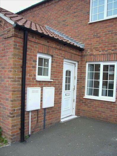 2 Bedroom Town House To Rent In The Crofts, Scunthorpe, DN16