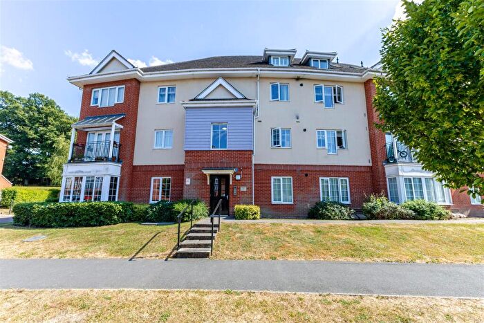 1 Bedroom Flat For Sale In Flowers Avenue, Ruislip, HA4
