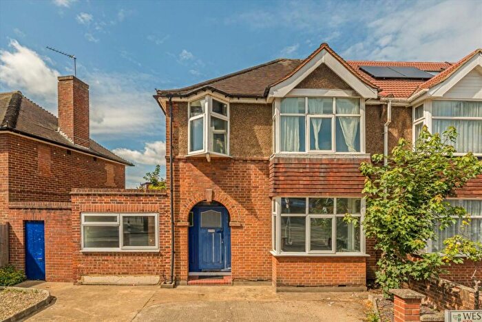 4 Bedroom House To Rent In Westbury Road, New Malden, KT3