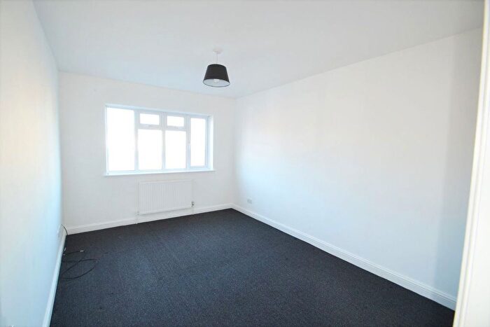 1 Bedroom Flat To Rent In Watford Way, London, Mill Hill, NW7