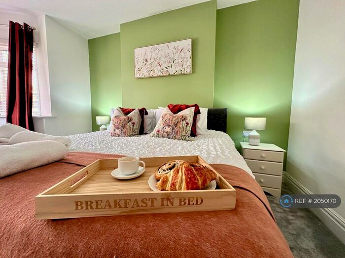 4 Bedroom Detached House To Rent In Rutland Road, Bournemouth, BH9