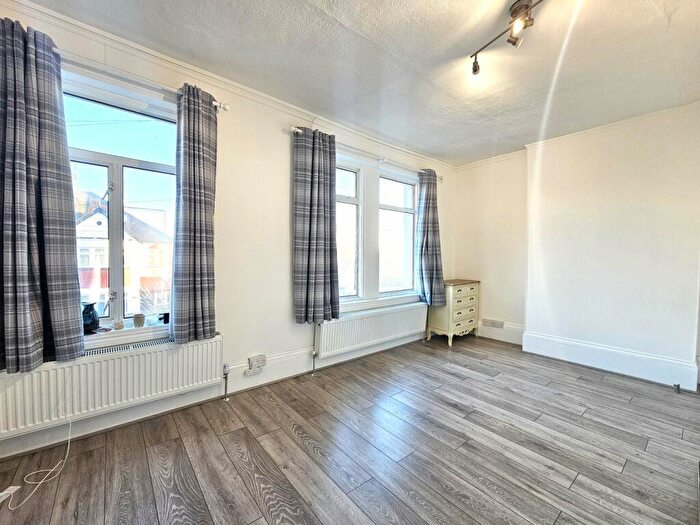 3 Bedroom Flat To Rent In East End Road, London, N2
