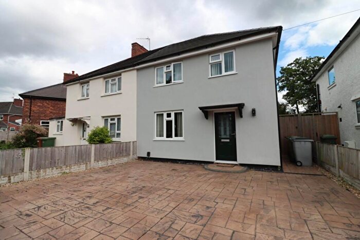 3 Bedroom Semi-Detached House For Sale In Gratrix Road, Bromborough, CH62