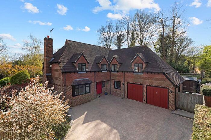 5 Bedroom Detached House For Sale In Farm Close, Warnham, RH12