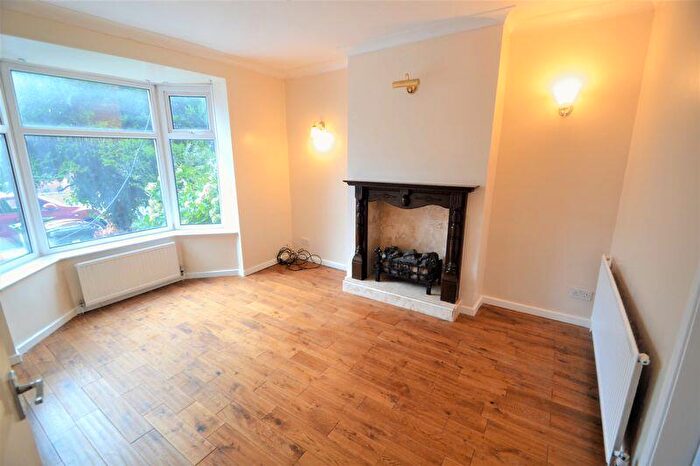 4 Bedroom Semi-Detached House To Rent In Orme Avenue, Salford, M6