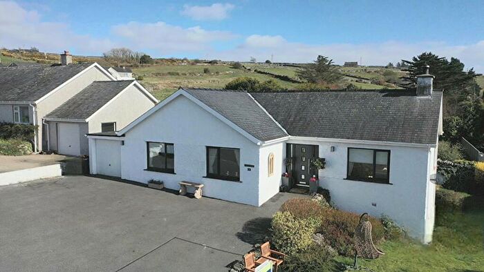 3 Bedroom Detached Bungalow For Sale In Swyn Y Grug, Pant Yr Onnen Estate, Llanfair, LL46