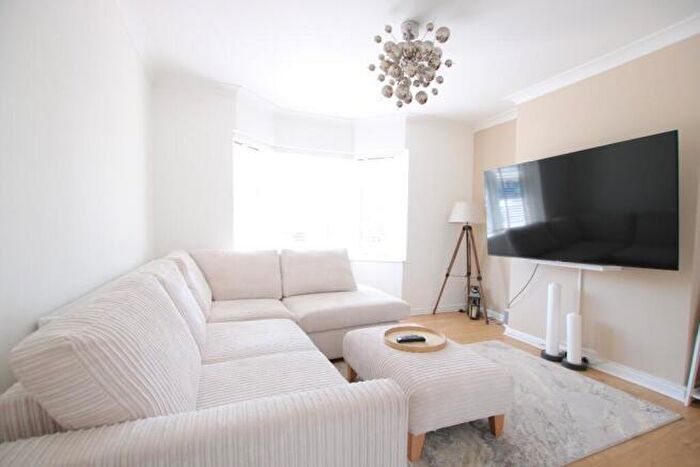 3 Bedroom House To Rent In Mill Road, Southampton, SO15