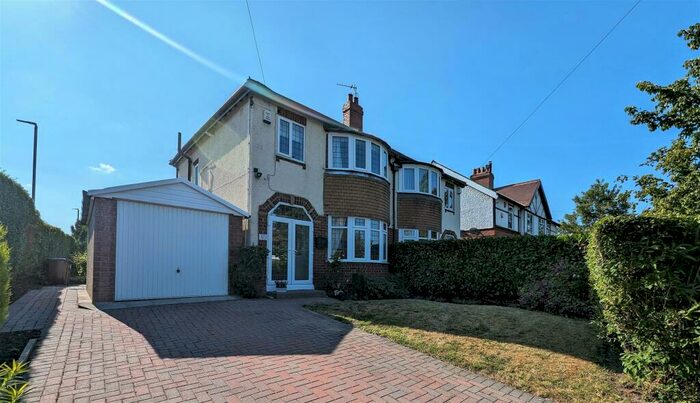 3 Bedroom Semi-Detached House To Rent In Fearnville View, Leeds, LS8