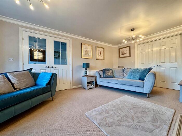 4 Bedroom Detached House For Sale In Tithefields, Fenay Bridge, Huddersfield, HD8