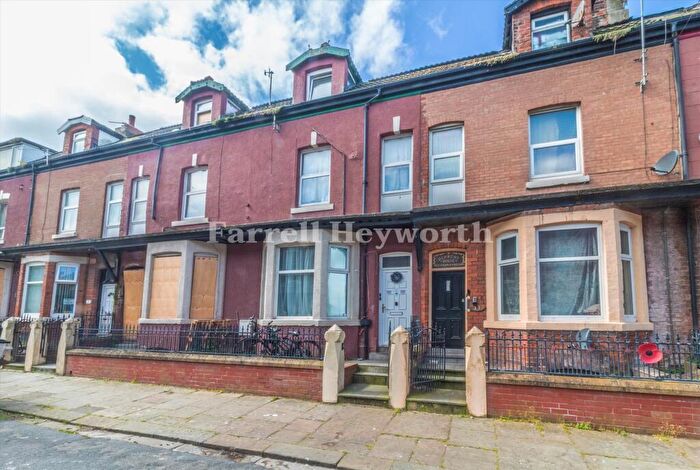 4 Bedroom Flat For Sale In Balmoral Terrace, Fleetwood, FY7