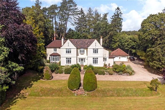 6 Bedroom Detached House For Sale In Bath Road, Marlborough, Wiltshire, SN8