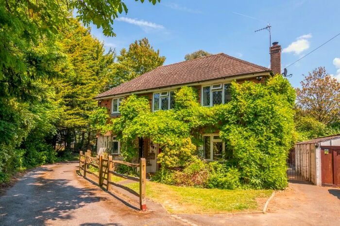 4 Bedroom Detached House For Sale In Horley, RH6