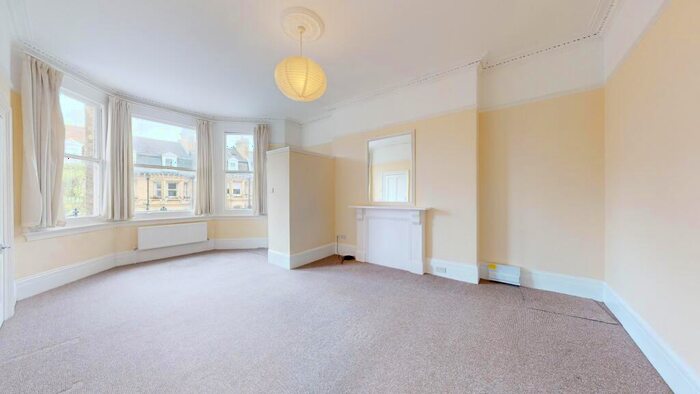 1 Bedroom Flat To Rent In First Avenue, Hove, BN3