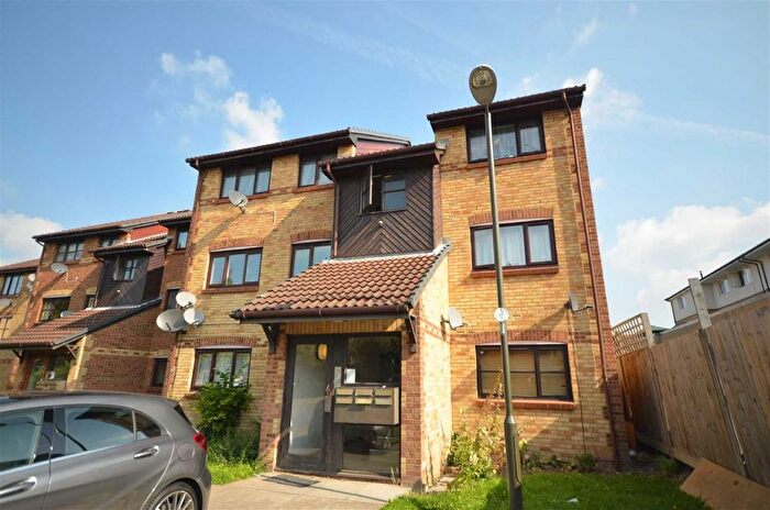 1 Bedroom Flat To Rent In Veronica Gardens, London, SW16