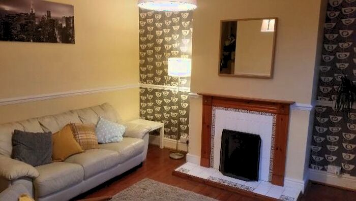 2 Bedroom Terraced House To Rent In Crosby Road, Leeds, LS11