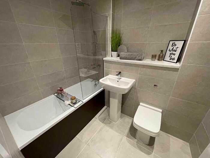 2 Bedroom Apartment For Sale In City Residence, Liverpool, L5